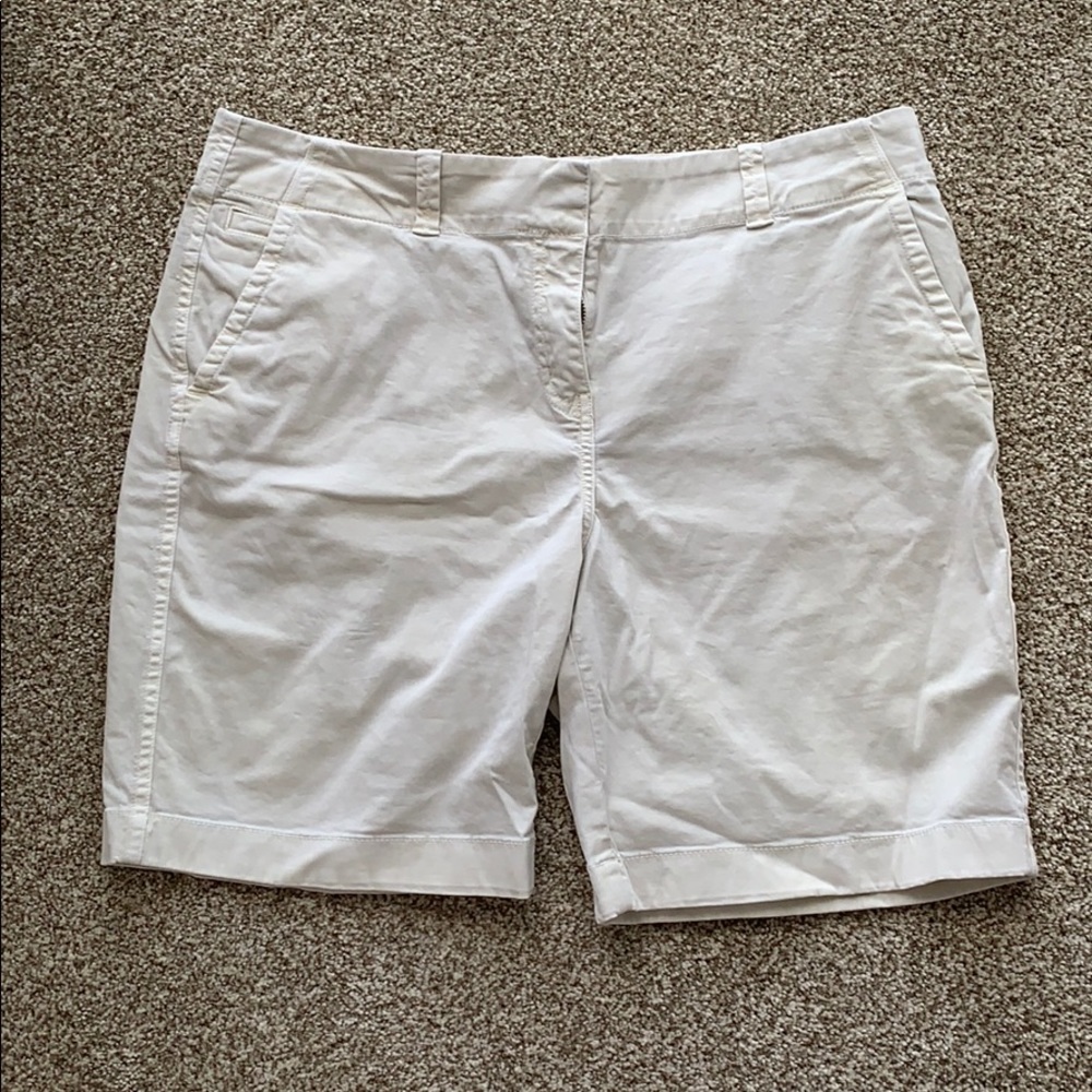 Vineyard Vines size 14 stone color Bermuda shorts
